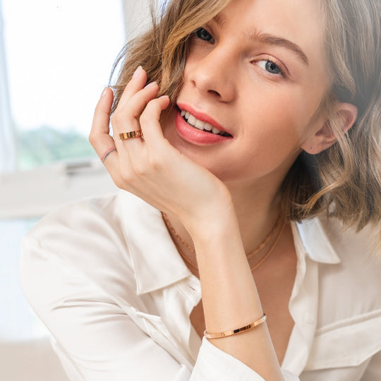 Smitech™ Aura: The LOVE Ring – Your Partner for a Healthy Lifestyle